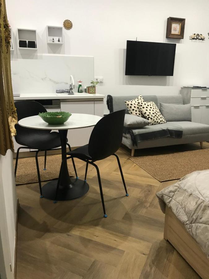 Greatforest Rosehill 2 Apartman -Bmw- Debrecen Bagian luar foto